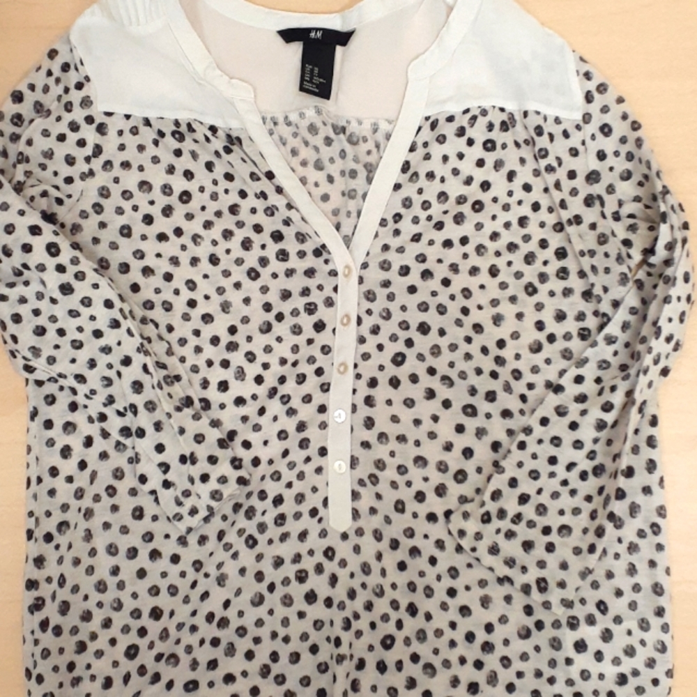 H&M black and white thin top 3/4 sleeves XS